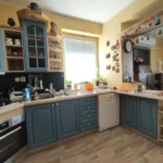 Frenchic Al Fresco Ol Blue Eyes použitá pri úprave kuchynskej linky