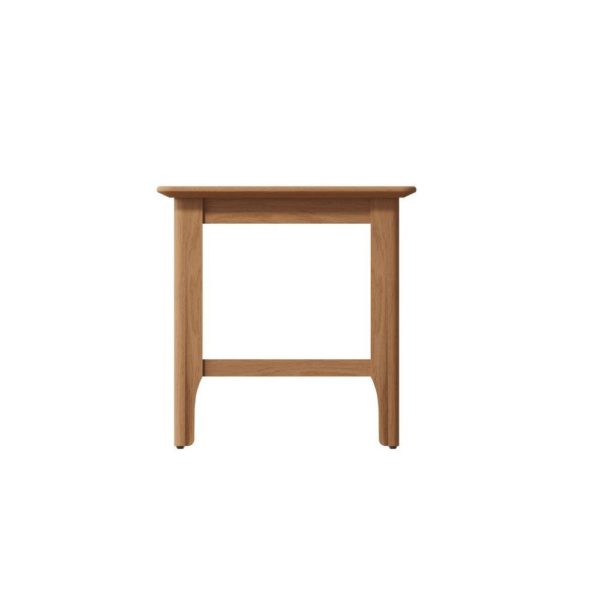 Drevený stolík do obývačky s poličkou v Dánskom štýle