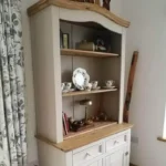 Kriedová farba Stone Rosie nanesená na príborník - Dubu.sk - Frenchic Slovensko