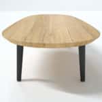 Moderný oválny konferenčný stolík z masívu a s kovovými nohami - dubu.sk - moderný nábytok z masívu