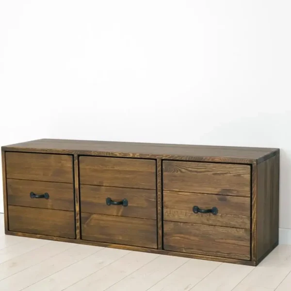 Borovicový TV stolík