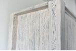 Vidiecka patinovaná drevená šatníková skriňa - detail