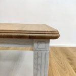 provensálsky drevený stolík do obyvacky