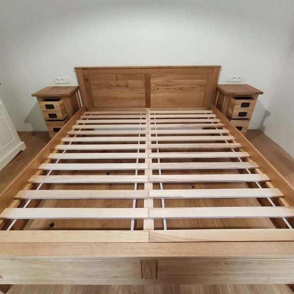 Celo-masívna manželská posteľ z dubu