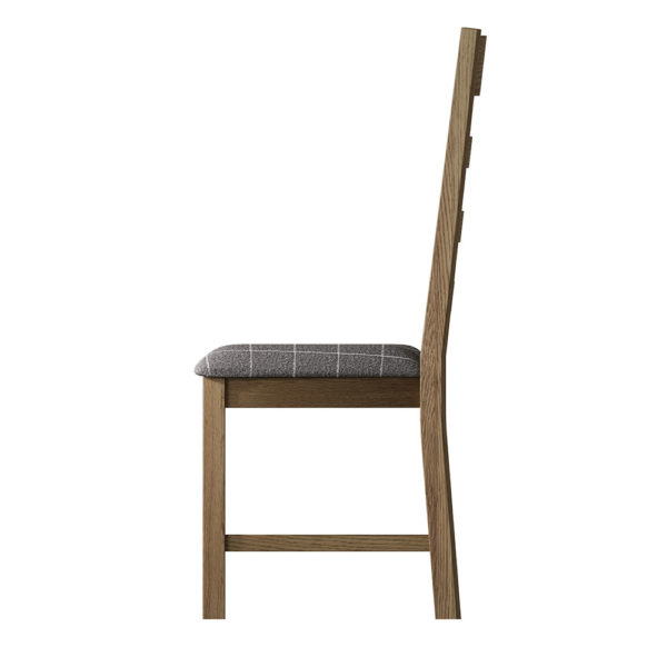 Stolička z dreva z línie HO so šedým sedákom