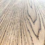 prírordna drevena kresba platne jedalenskeho stola HO