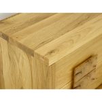 drevený nočný stolík masív
