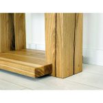 Moderný nočný stolík z vypraskaného dubového dreva