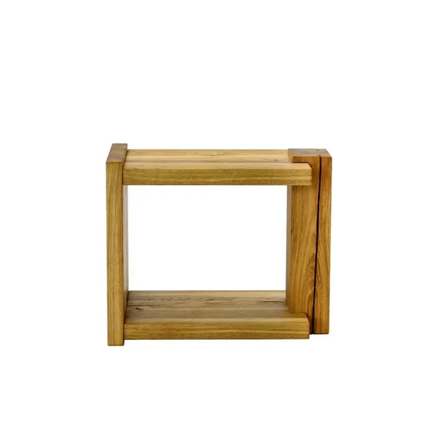 Moderný nočný stolík z masívneho dreva