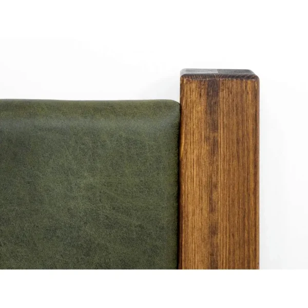 postel s elegantnym celom zelena