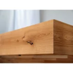 rustikalna bocnica na modernej posteli z masivu