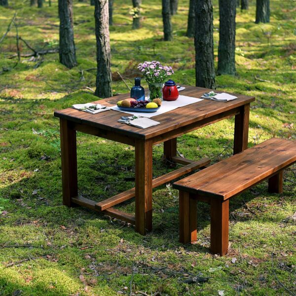 masivny dreveny jedalensky stol s lavicou