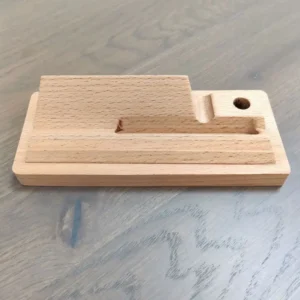 Bukový stojan pre mobilný telefón