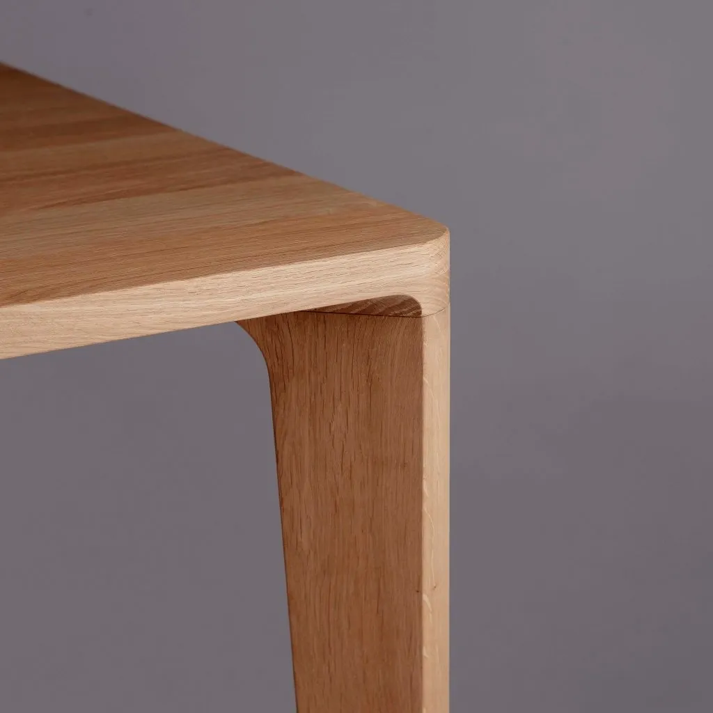 dubovy stol ARTO detail nohy a platne